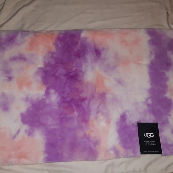 UGG POLAR TIE-DYE BATH RUG - Picture 3 of 3
